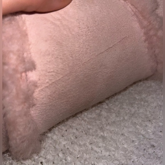 UGG Women's Blush and Brown Shearling Shoulder Bag - Picture 4 of 16